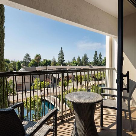 Hotel Hilton Stockton Esterno foto