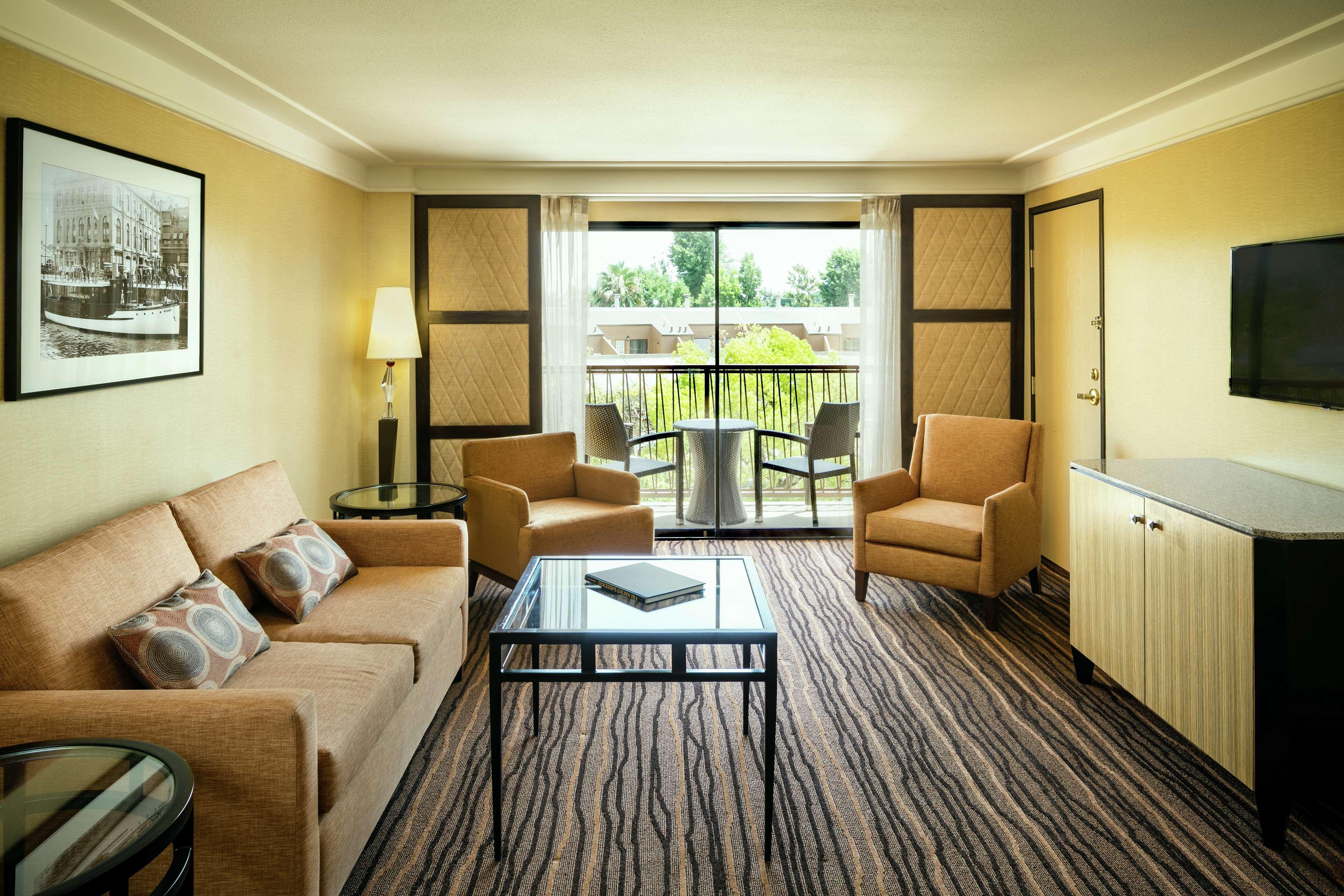 Hotel Hilton Stockton Esterno foto