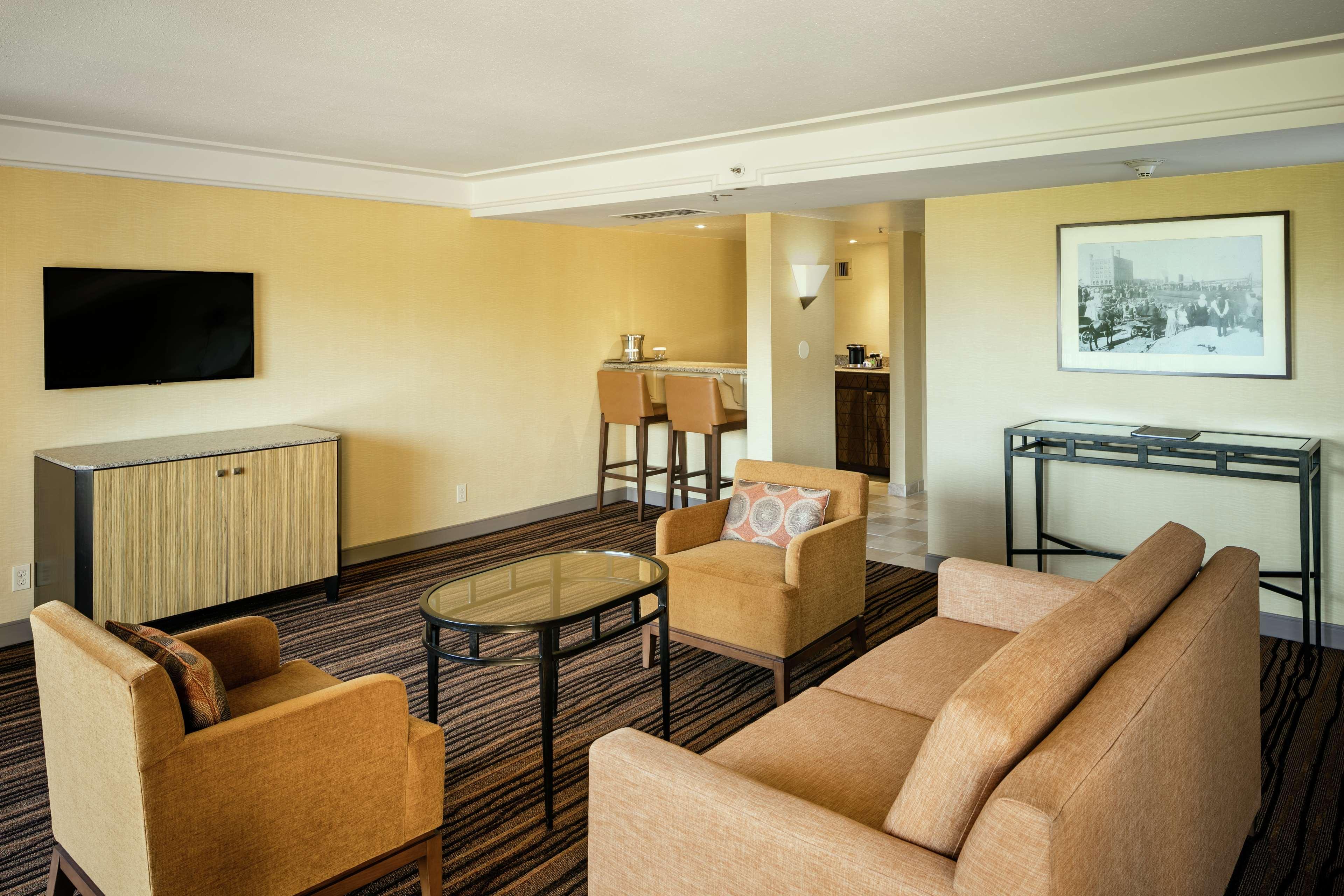 Hotel Hilton Stockton Esterno foto