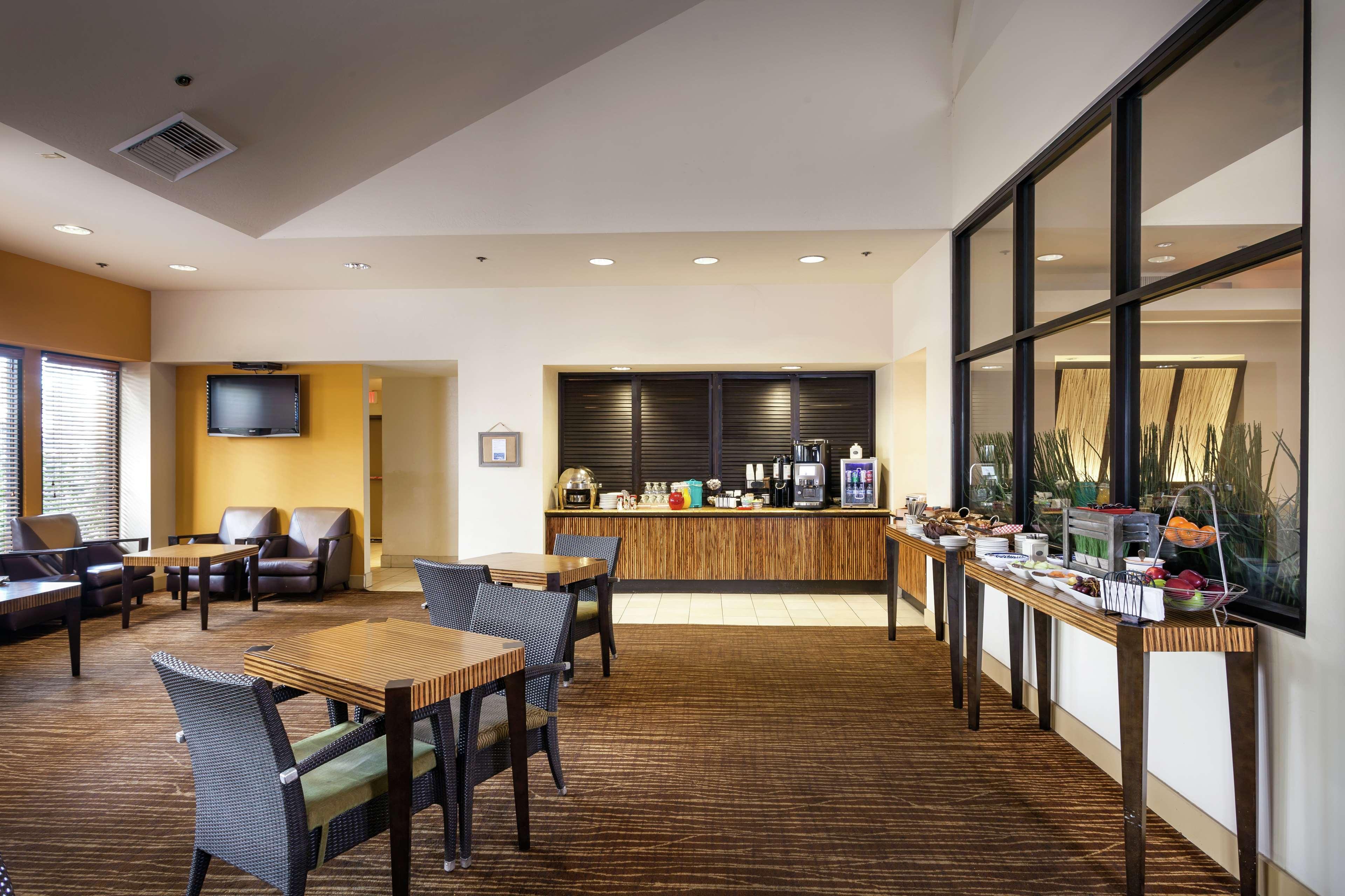 Hotel Hilton Stockton Esterno foto
