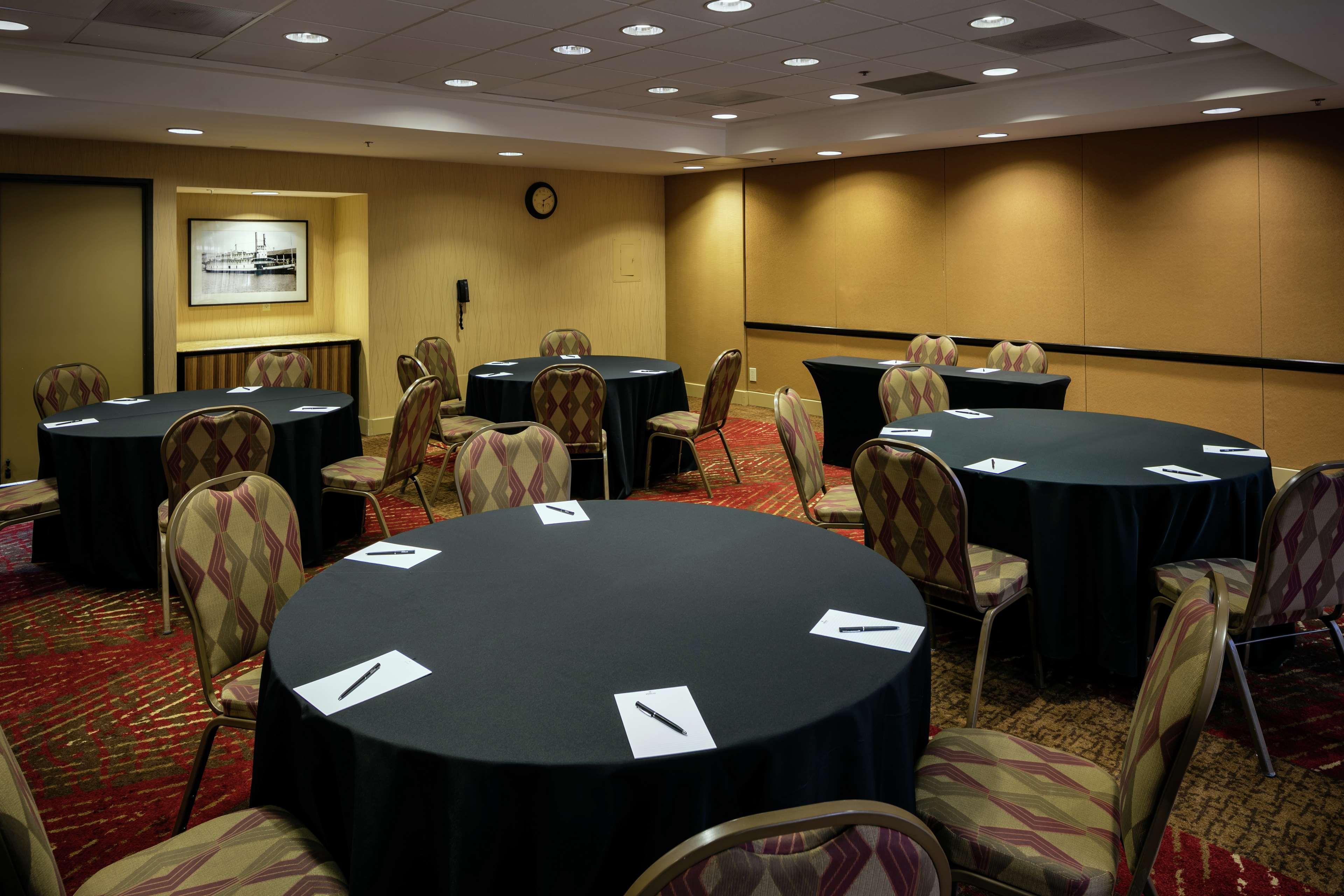 Hotel Hilton Stockton Esterno foto