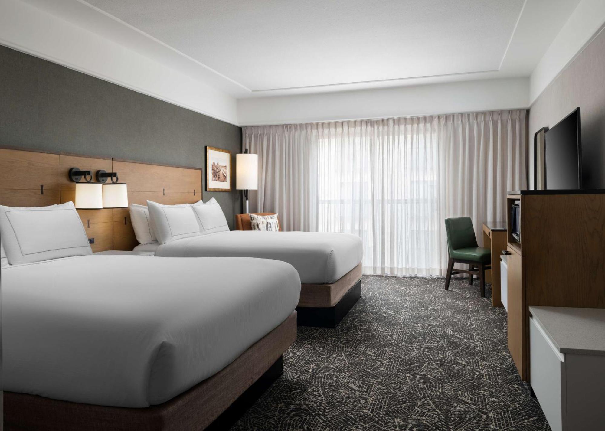 Hotel Hilton Stockton Esterno foto