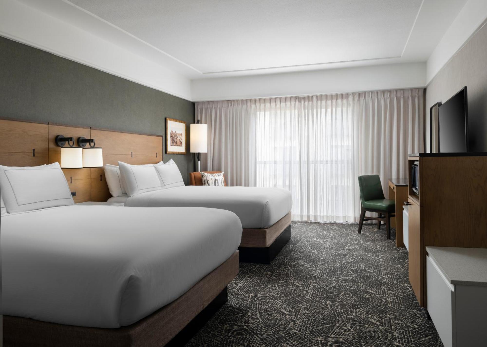 Hotel Hilton Stockton Esterno foto